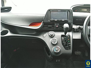 TOYOTA SIENTA 2019