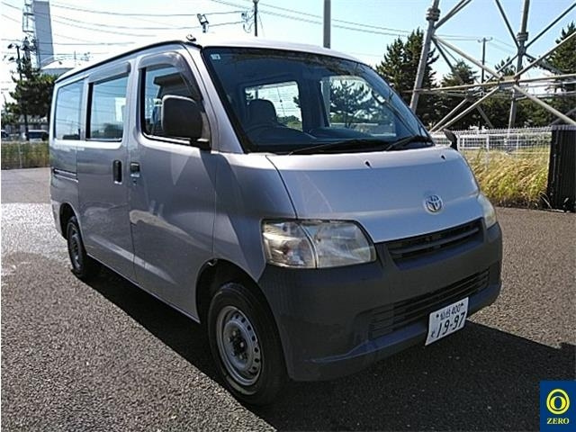 TOYOTA LITE ACE VAN 2013