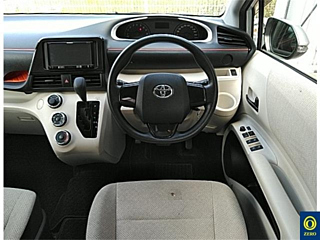 TOYOTA SIENTA 2018
