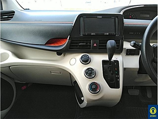 TOYOTA SIENTA 2018