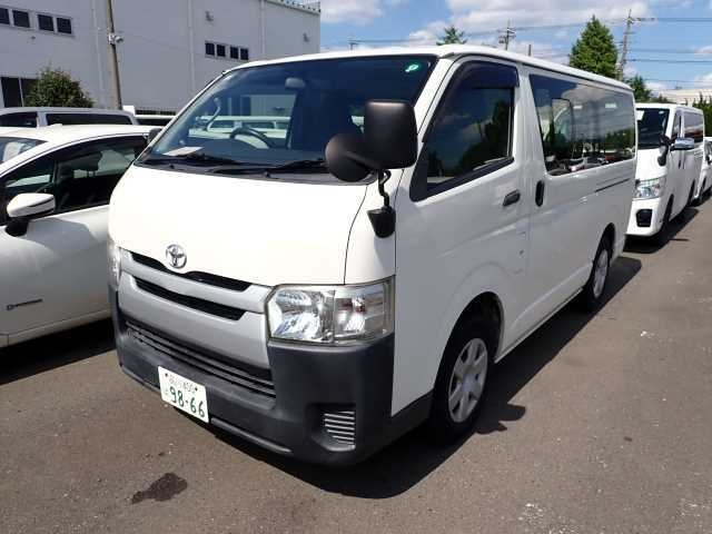 TOYOTA HIACE VAN 2015