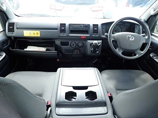 TOYOTA HIACE VAN 2015