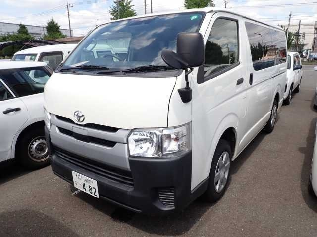 TOYOTA HIACE VAN 2018