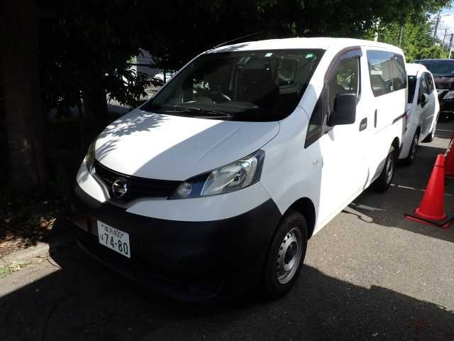 NISSAN NV200 2015