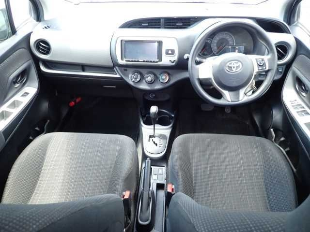 TOYOTA VITZ 2014