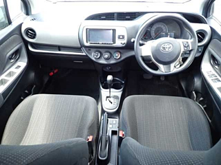 TOYOTA VITZ 2014
