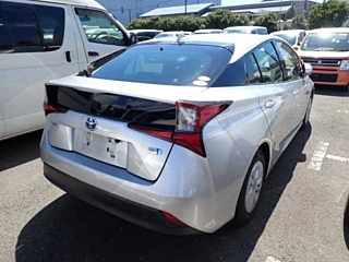 TOYOTA PRIUS 2019