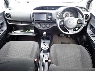 TOYOTA VITZ 2018