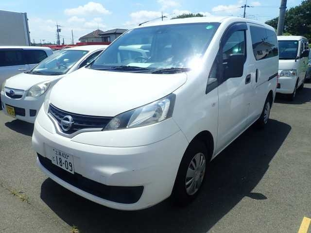 NISSAN NV200 2020