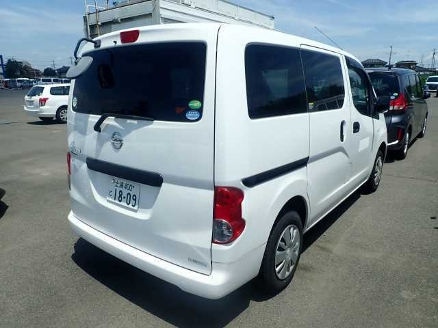 NISSAN NV200 2020