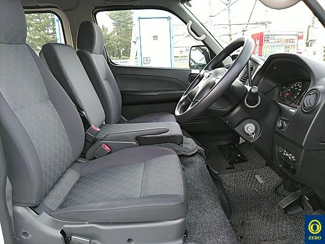 NISSAN CARAVAN VAN 2011