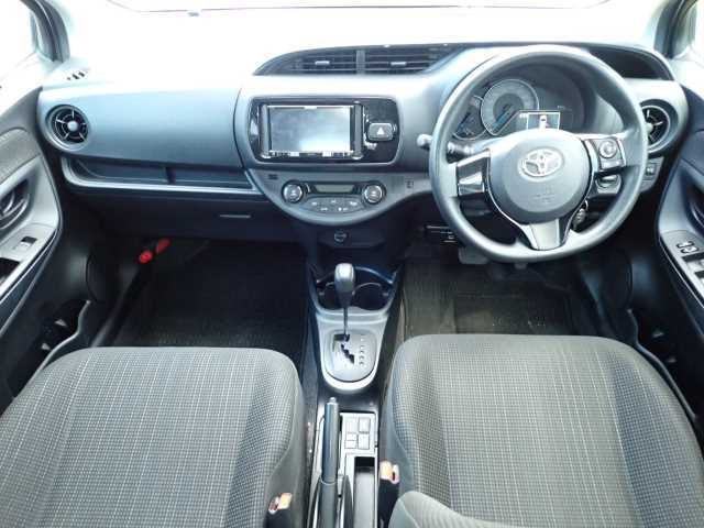 TOYOTA VITZ 2018