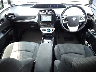 TOYOTA PRIUS 2017