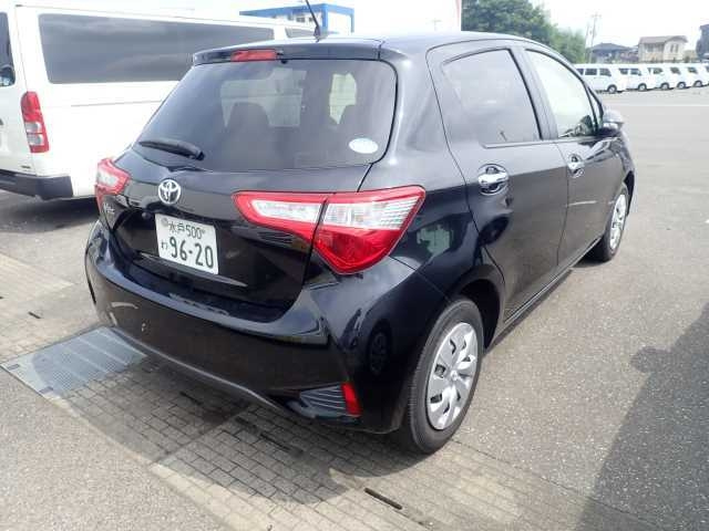 TOYOTA VITZ 2018