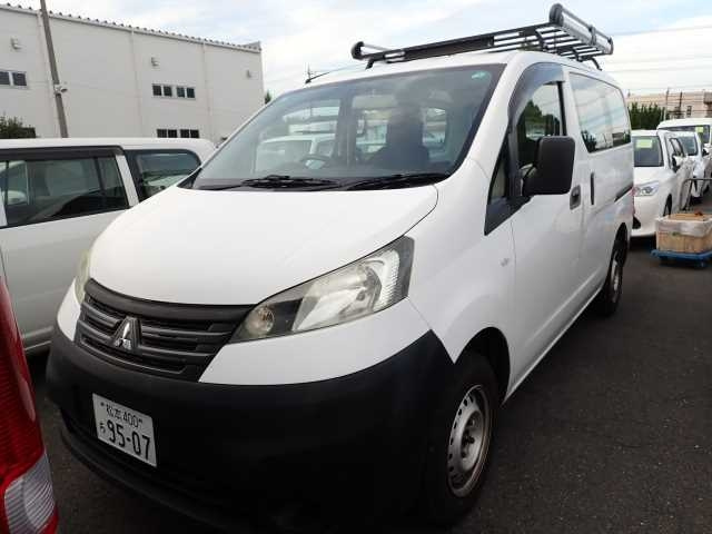 MITSUBISHI DELICA 2018