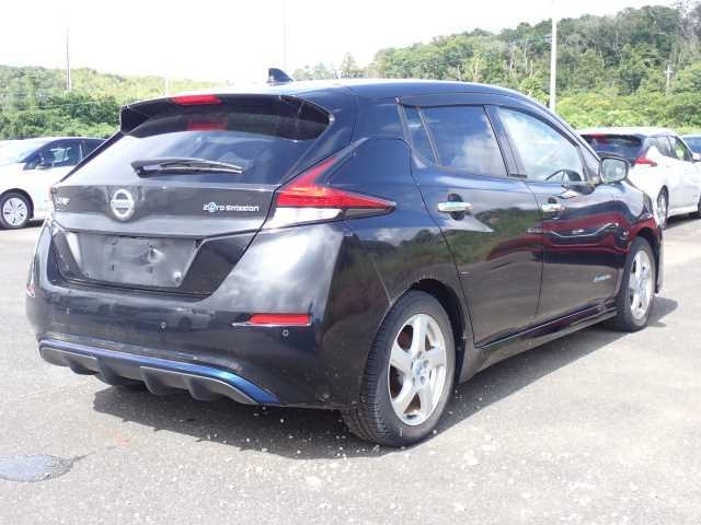 NISSAN LEAF 2020