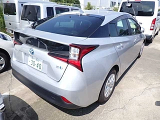 TOYOTA PRIUS 2021