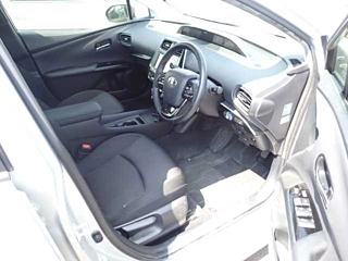 TOYOTA PRIUS 2021