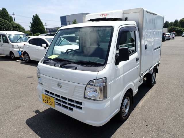 NISSAN CLIPPER TRUCK 2015