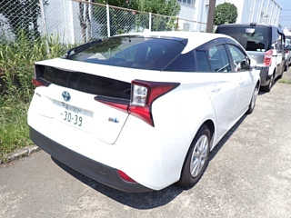 TOYOTA PRIUS 2021