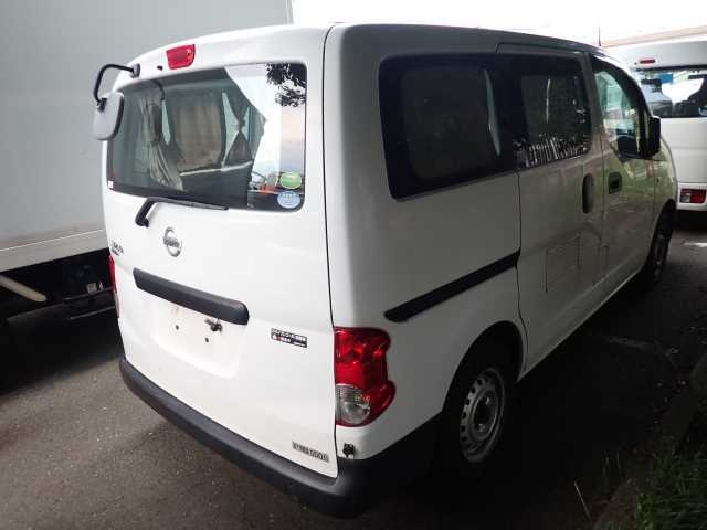 NISSAN NV200 2018