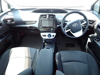 TOYOTA PRIUS 2017