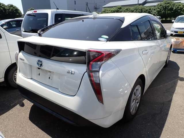 TOYOTA PRIUS 2017
