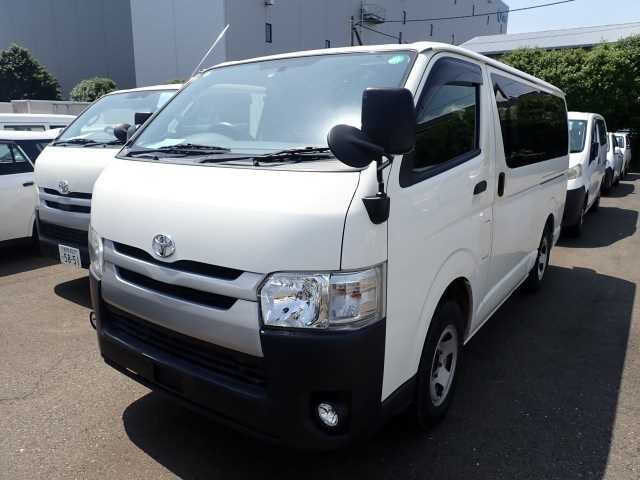 TOYOTA HIACE VAN 2016