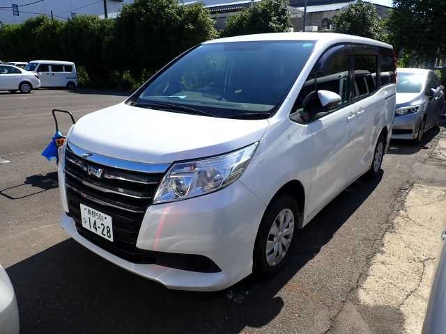 TOYOTA NOAH 2016