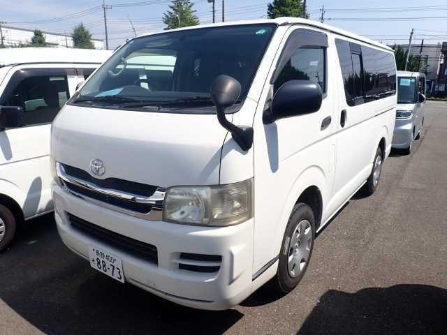 TOYOTA HIACE VAN 2010