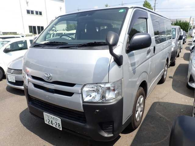 TOYOTA HIACE VAN 2018