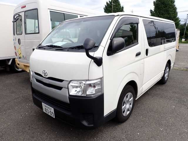 TOYOTA HIACE VAN 2019