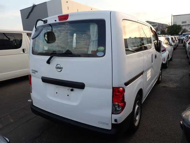 NISSAN NV200 2018