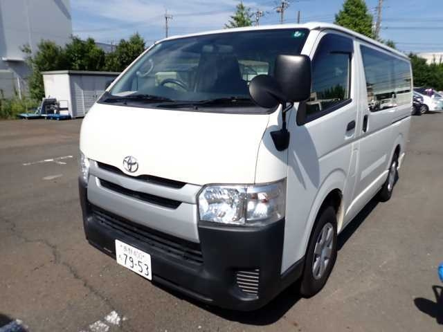 TOYOTA HIACE VAN 2017