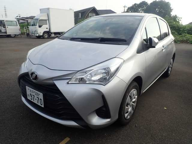 TOYOTA VITZ 2018