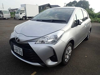 TOYOTA VITZ 2018