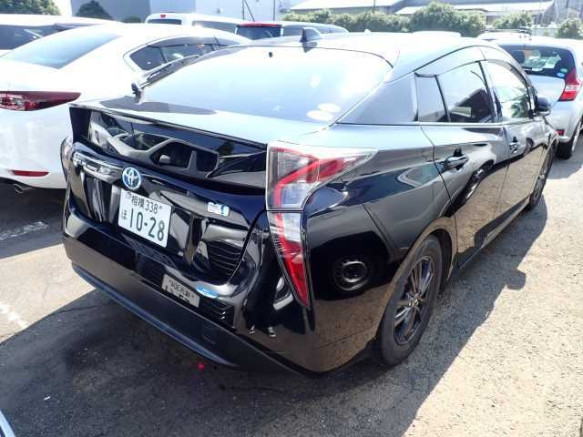 TOYOTA PRIUS 2018