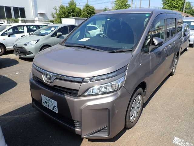 TOYOTA VOXY 2019