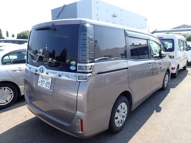 TOYOTA VOXY 2019