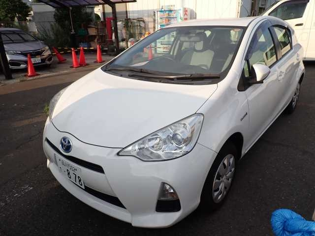TOYOTA AQUA 2015