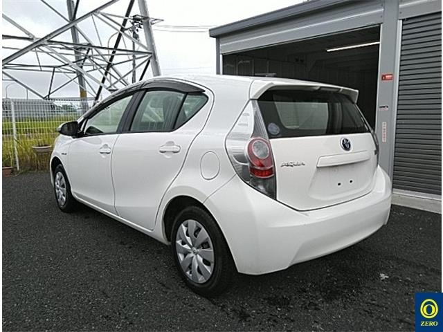 TOYOTA AQUA 2012