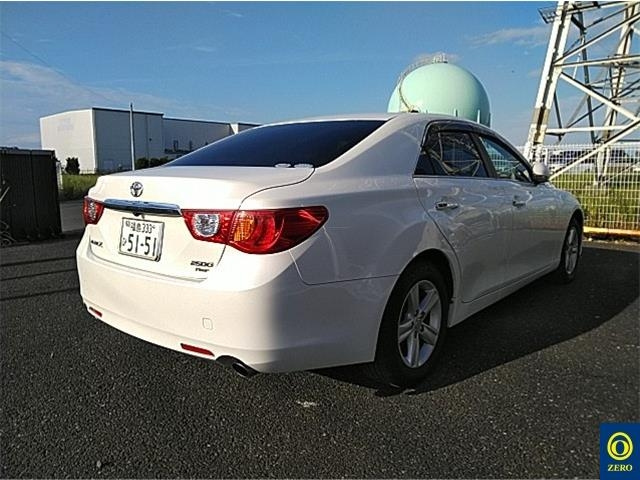 TOYOTA MARK X 2011