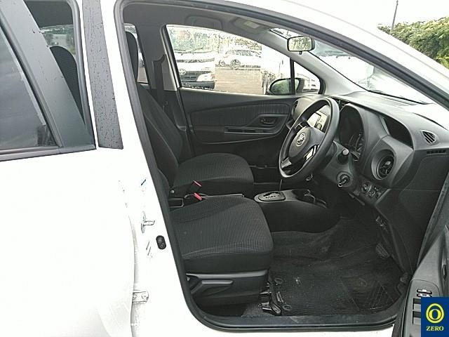 TOYOTA VITZ 2017