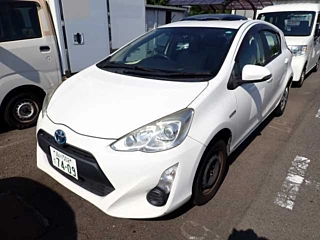 TOYOTA AQUA 2015