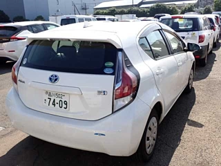 TOYOTA AQUA 2015