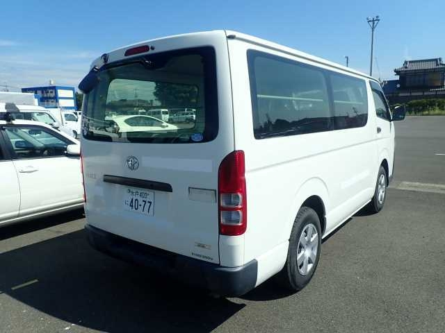 TOYOTA HIACE VAN 2017