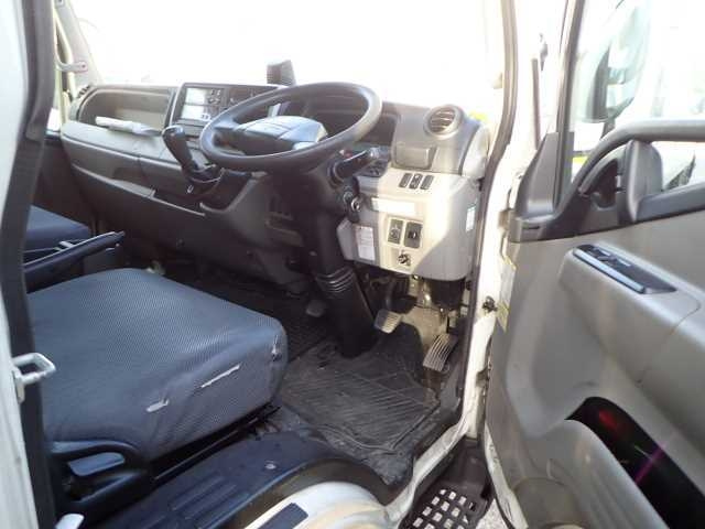 MITSUBISHI CANTER 2018