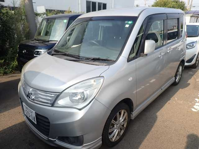 MITSUBISHI DELICA D2 2015
