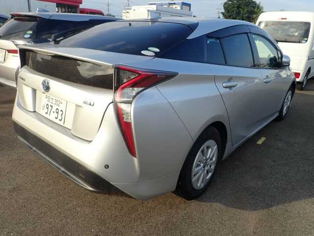 TOYOTA PRIUS 2017