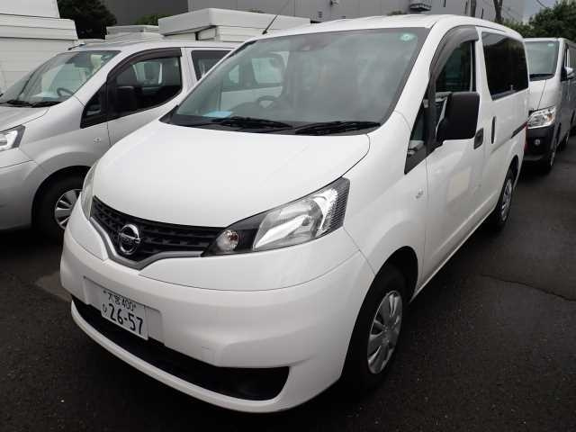 NISSAN NV200 2020